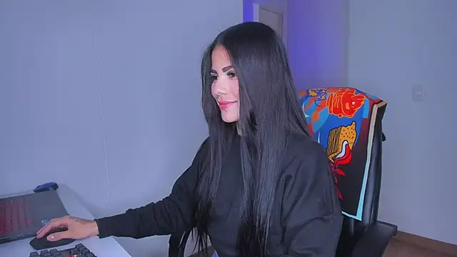 Chatroom XXX en direct de Lisegg_