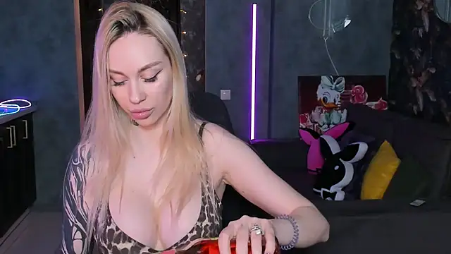 Blckmirrorr élő XXX-chatje