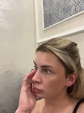 SandraCarter 即時 XXX 聊天