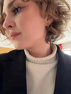 Pokazy przed kamerką – KellyKeler