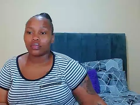 curvycloe1 webcam show