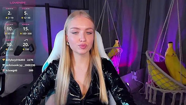 Chat +18 de TessaGrays ao vivo