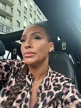 XXX chat uživo modela LovingBlondie