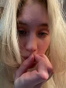 LovelyMiu Obrolan Langsung XXX