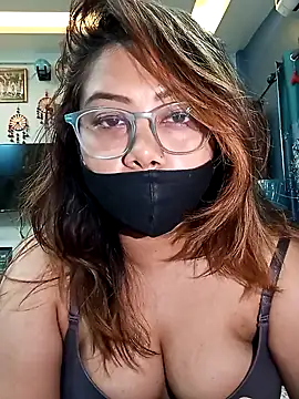 Show modela Cute-mona na web-kameri