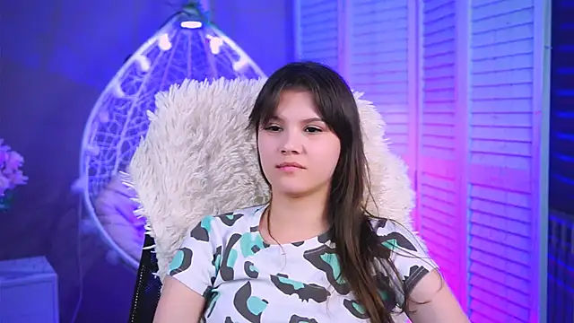 EvaThopson Adlı Modelin Canlı XXX Sohbeti