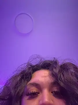 DimpleBaby: διαδικτυακό σόου στην κάμερα