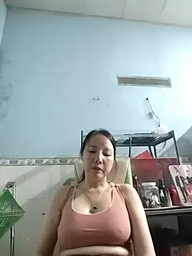 Famrita 在線直播表演