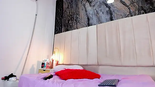 sarita_rouzze Obrolan Langsung XXX