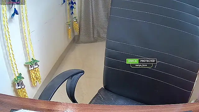 Онлайн чат XXX aarya_love