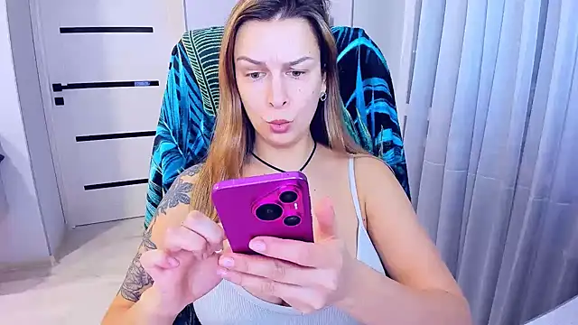 Chatroom XXX en direct de AlexiaDarren