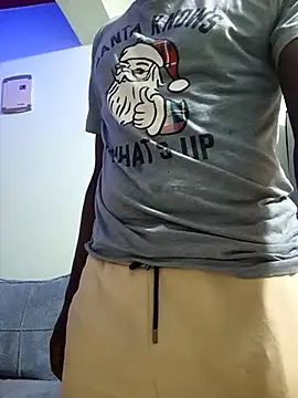 Boyfromkenya élő XXX-chatje