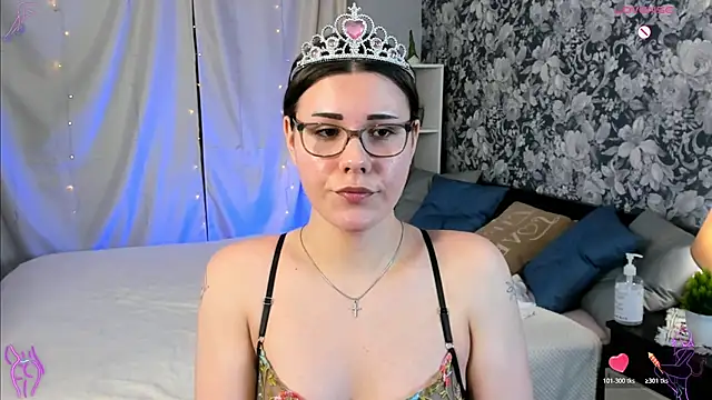 Show modela Coraline_kitty na web-kameri