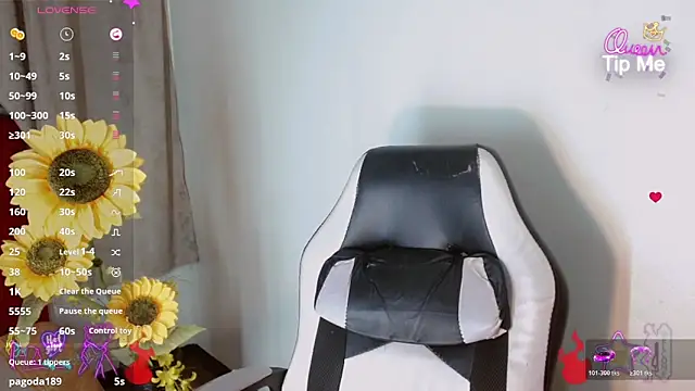 Chatroom XXX en direct de AdharaaMoon