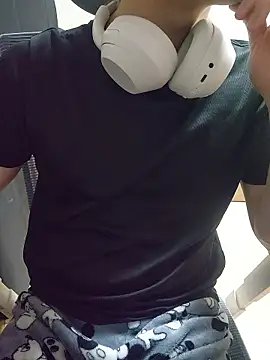 Pokazy przed kamerką – GGoongdi