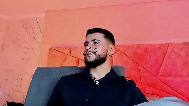 DickGriffith_: онлайн-секс-чат