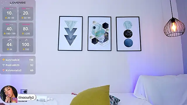 Chat XXX en directo de Tina_curly