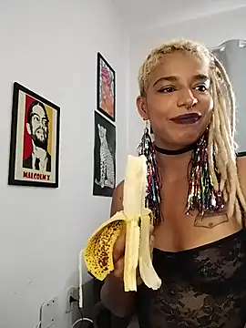 Helenoir's Live XXX Chat