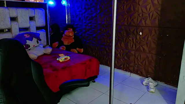 Pokazy przed kamerką – lunabustygirl