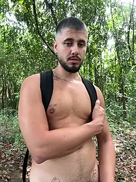 Show modela guzz_fit na web-kameri