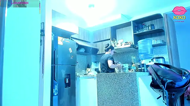 Bessie32 即時 XXX 聊天