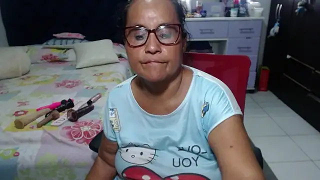 pervert_mommy_: διαδικτυακό σόου στην κάμερα