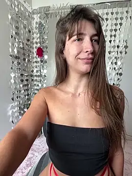 Yara-Lolii – Naživo XXX chat