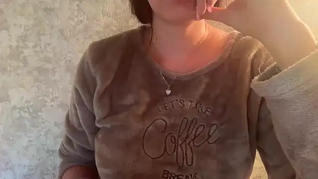 Angelinaa19 Webcam Show