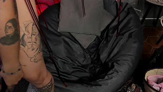 flower_smith_ élő XXX-chatje