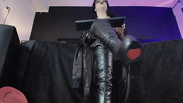 _Jade_16 – Naživo XXX chat