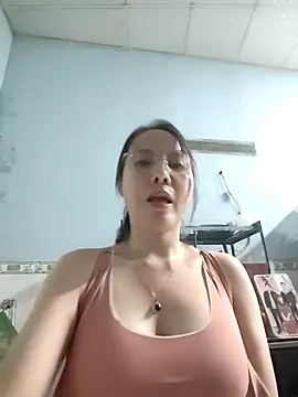 Famrita 即時 XXX 聊天