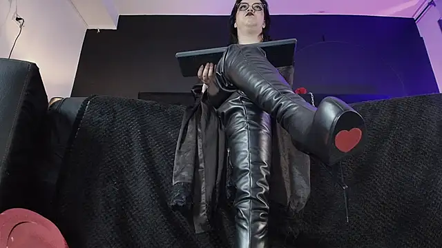 _Jade_16 Live XXX-Chat