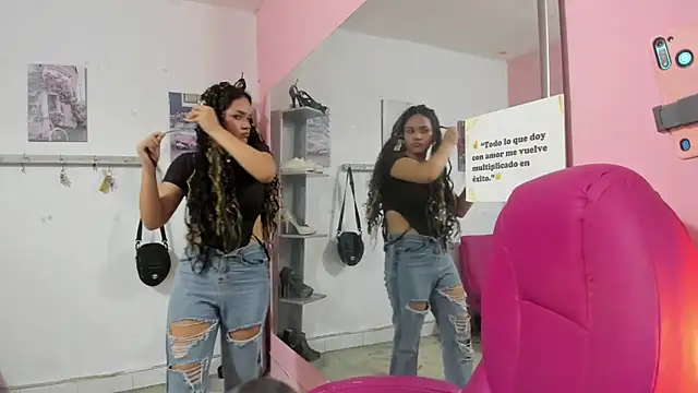 Онлайн чат XXX CAMILA--REY