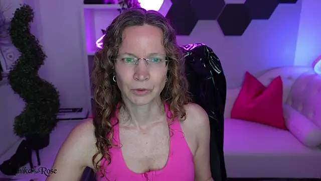 Chat XXX en directo de AnnikaRose