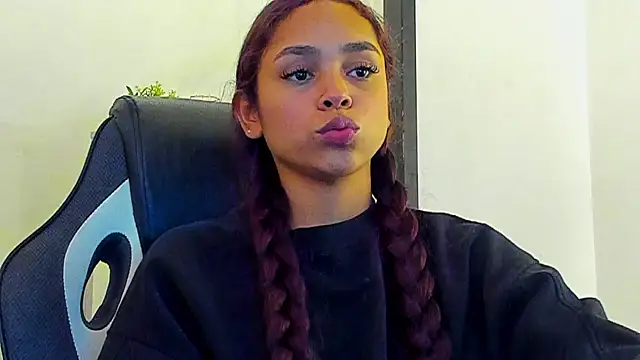 Show de CarolineFyre na webcam