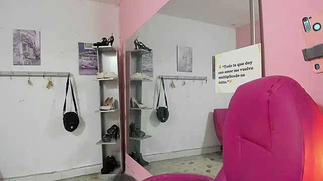 CAMILA--REYのライブXXXチャット