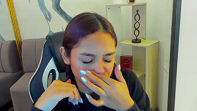 دردشة CarolineFyre الجنسية المباشرة