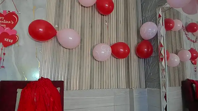 BriannaChelsea Chat XXX in diretta