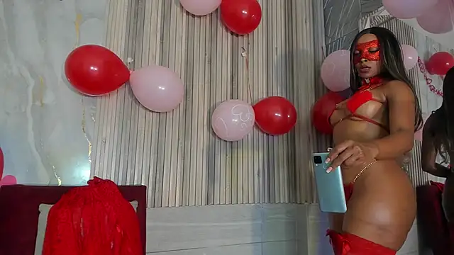 BriannaChelsea Chat XXX in diretta