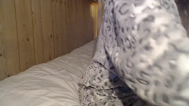 saraswirls69@xh's Live XXX Chat