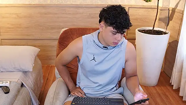 แชท XXX สดของ Ethan_occonor