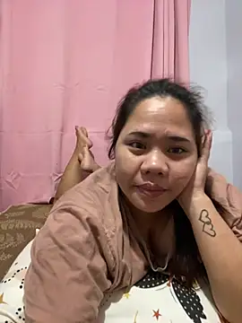 XXX chat uživo modela _BellaHotty_