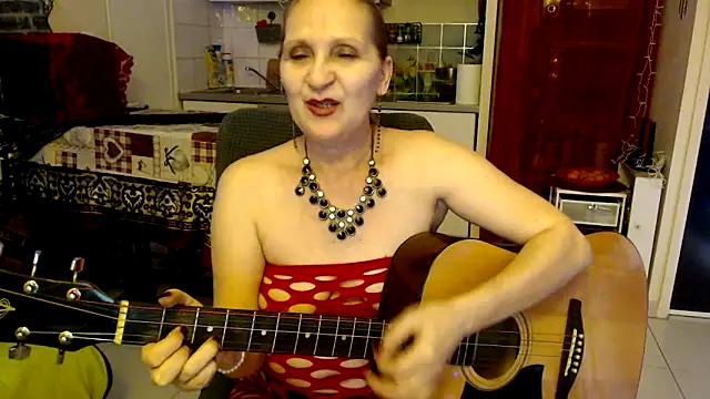 Ala-N-Dala élő XXX-chatje