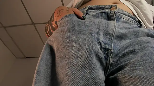 AnnikaMerliahh_ 现场XXX聊天