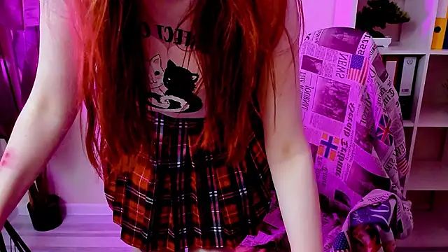 CarolGiggly: онлайн-секс-чат