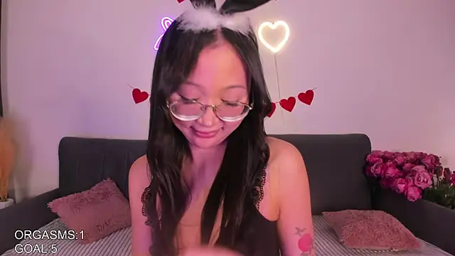 naomi_asian's Webcam Show