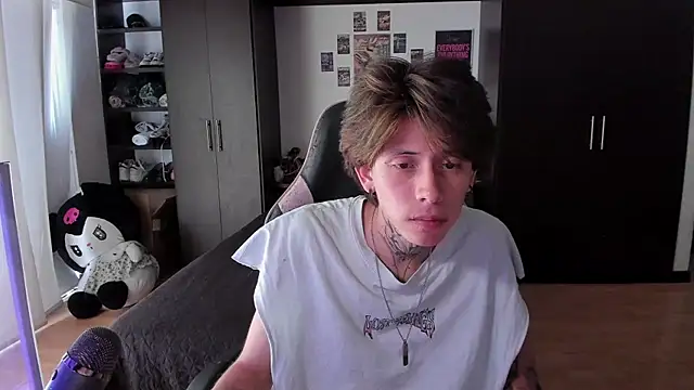 XXX chat uživo modela xIce_Boy