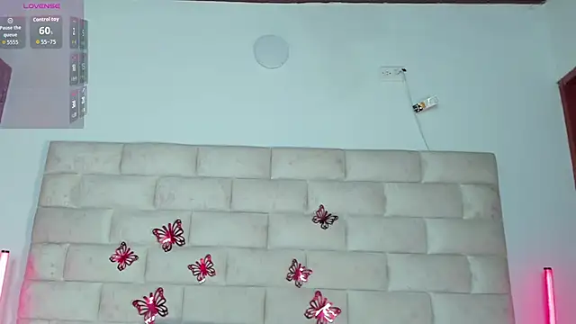 XXX chat uživo modela HollyGrey_