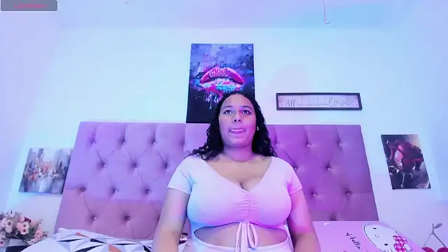 Adriana_wish Adlı Modelin Canlı XXX Sohbeti