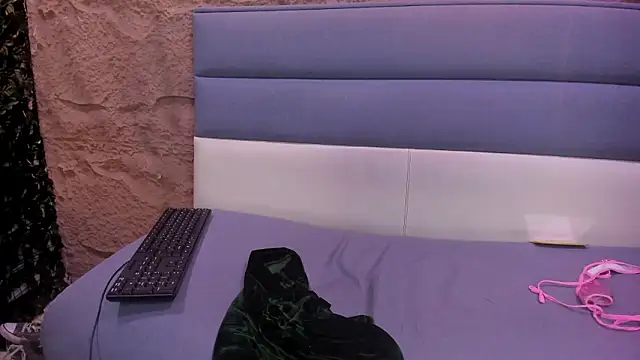 Nahomii__Doll Live XXX Chat